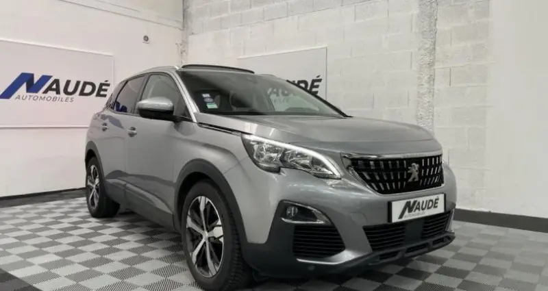 Photo 1 : Peugeot 3008 2018 Essence