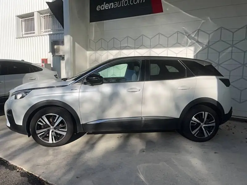 Photo 1 : Peugeot 3008 2017 Diesel