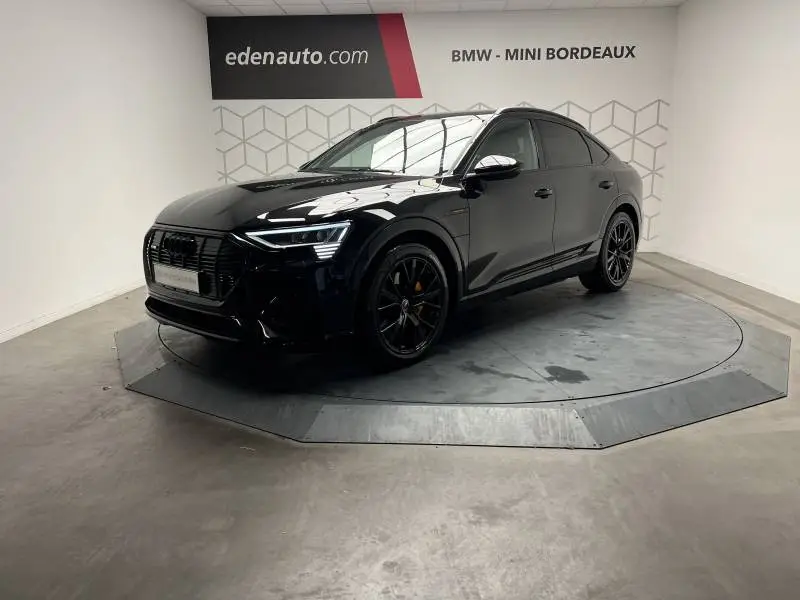 Photo 1 : Audi E-tron 2022 Electric