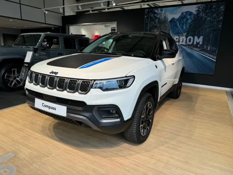 Photo 1 : Jeep Compass 2024 Petrol