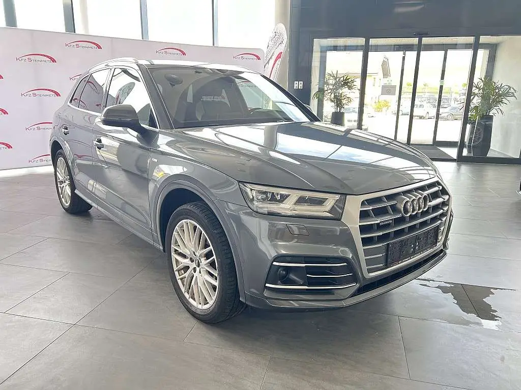 Photo 1 : Audi Q5 2018 Diesel