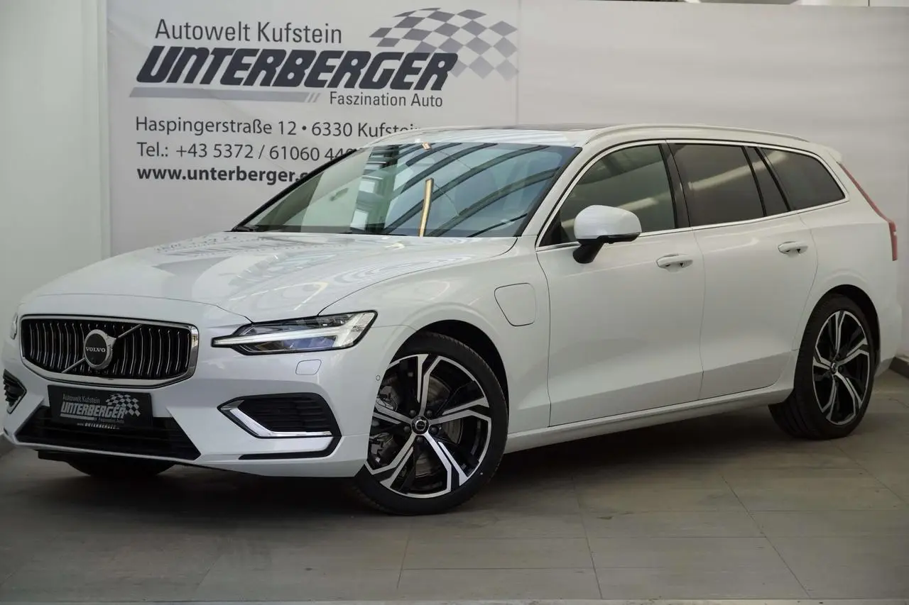 Photo 1 : Volvo V60 2024 Hybride