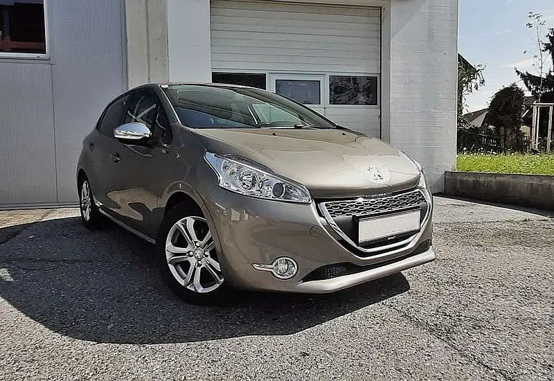 Photo 1 : Peugeot 208 2015 Diesel