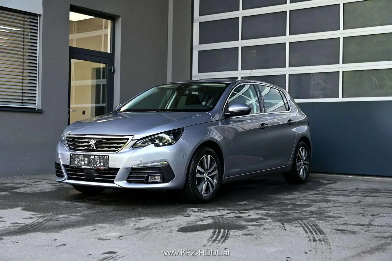 Photo 1 : Peugeot 308 2019 Petrol