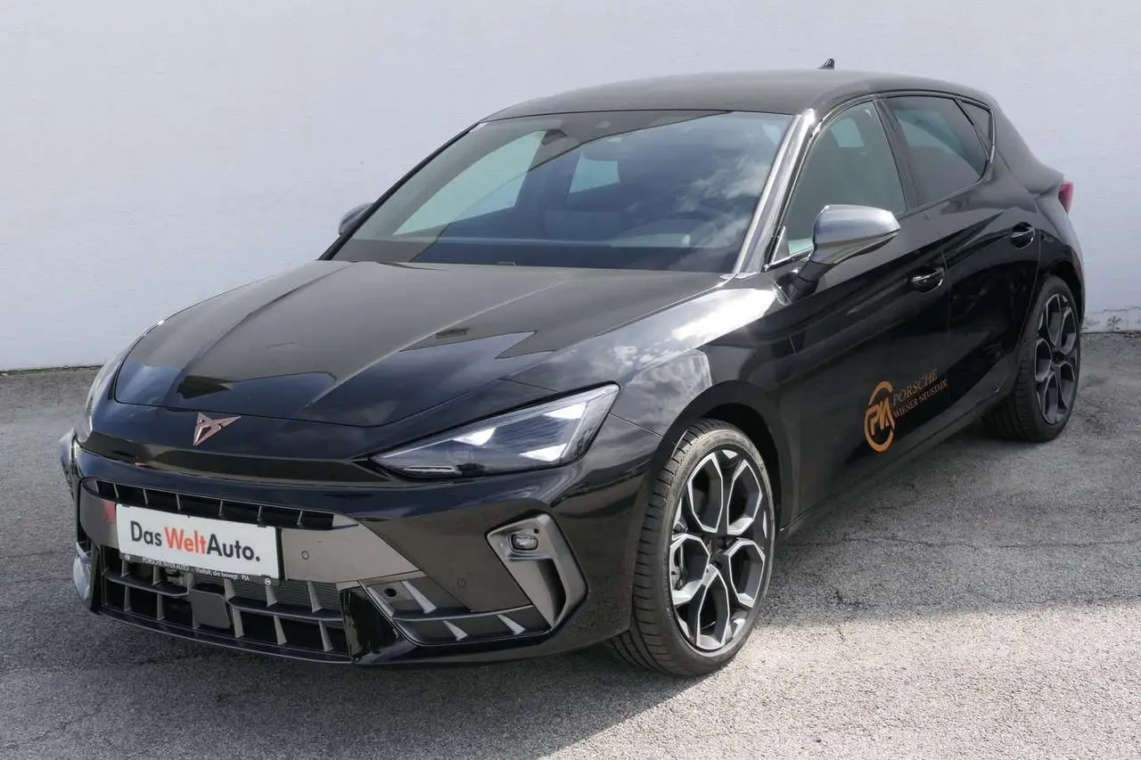 Photo 1 : Cupra Leon 2024 Petrol