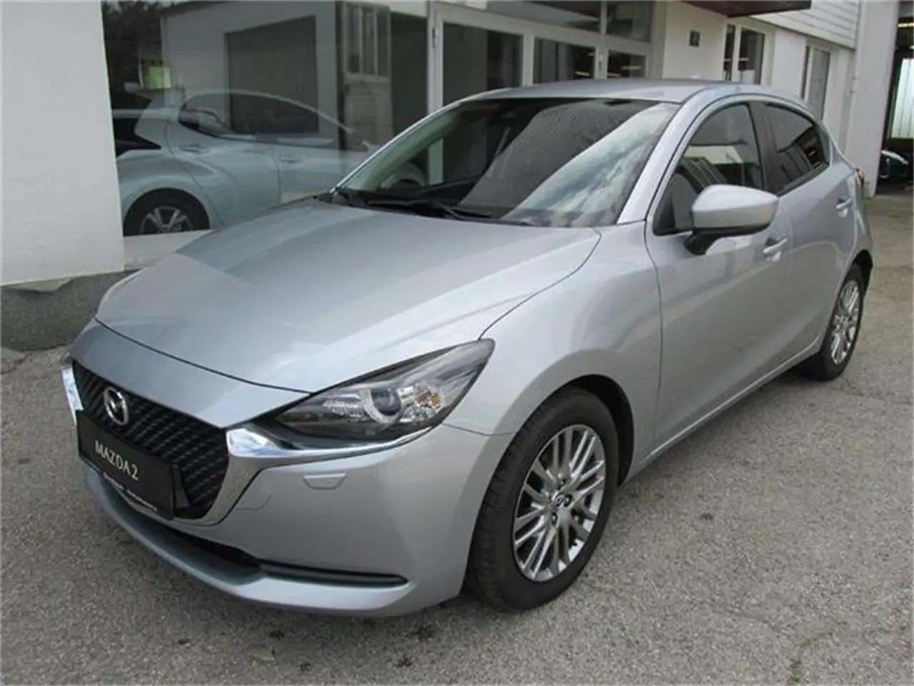 Photo 1 : Mazda 2 2021 Petrol