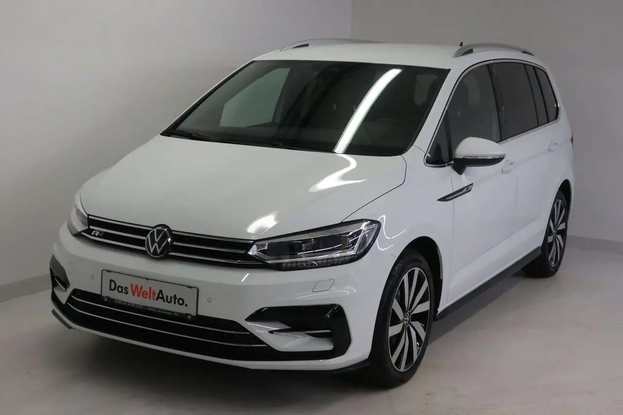 Photo 1 : Volkswagen Touran 2024 Petrol