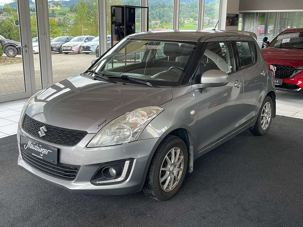 Photo 1 : Suzuki Swift 2016 Petrol