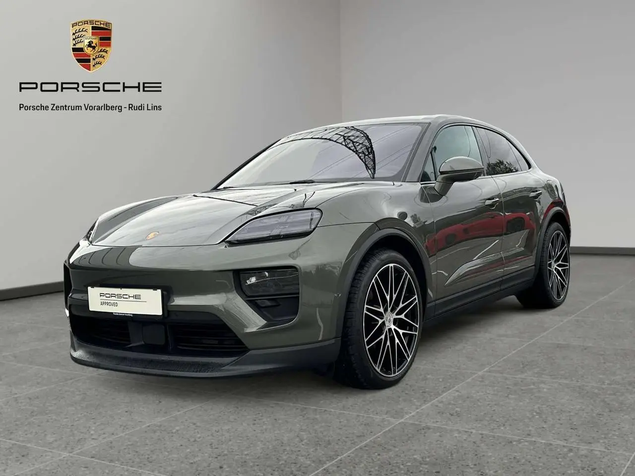 Photo 1 : Porsche Macan 2024 Electric