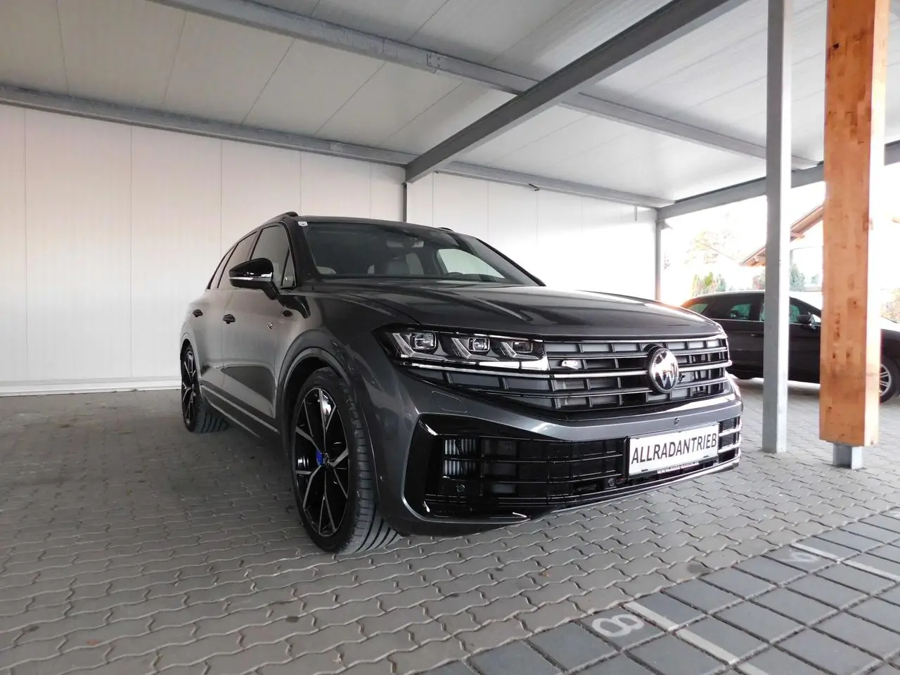 Photo 1 : Volkswagen Touareg 2024 Essence