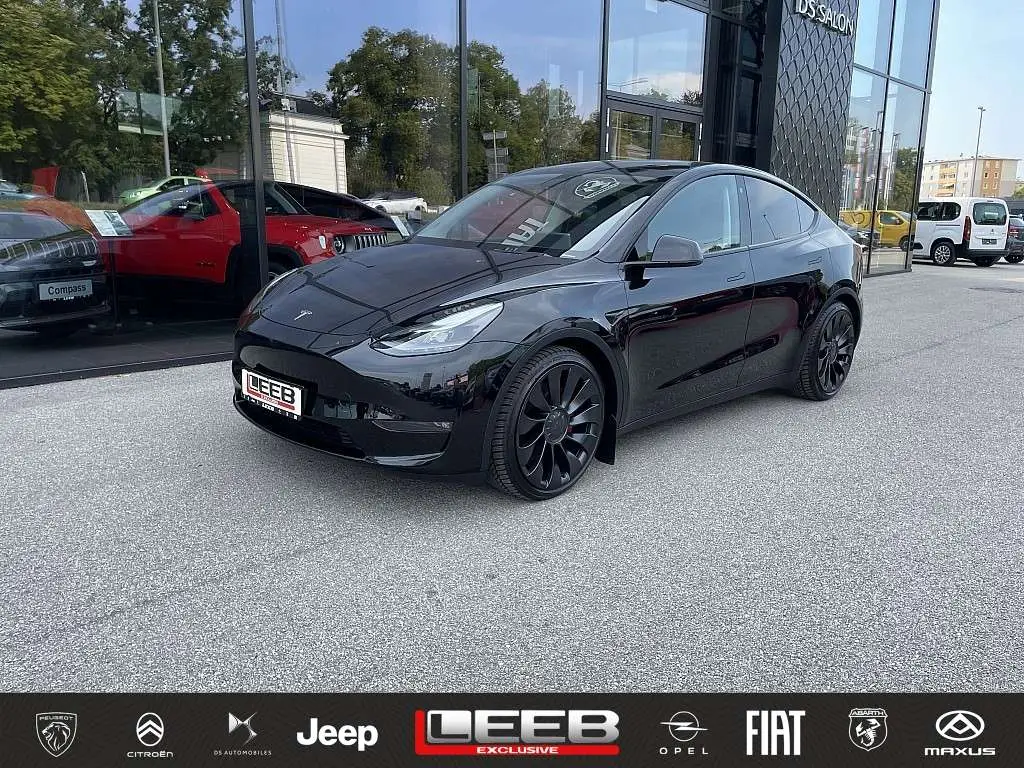 Photo 1 : Tesla Model Y 2024 Électrique