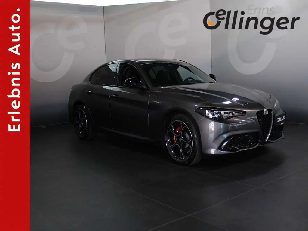 Photo 1 : Alfa Romeo Giulia 2024 Petrol