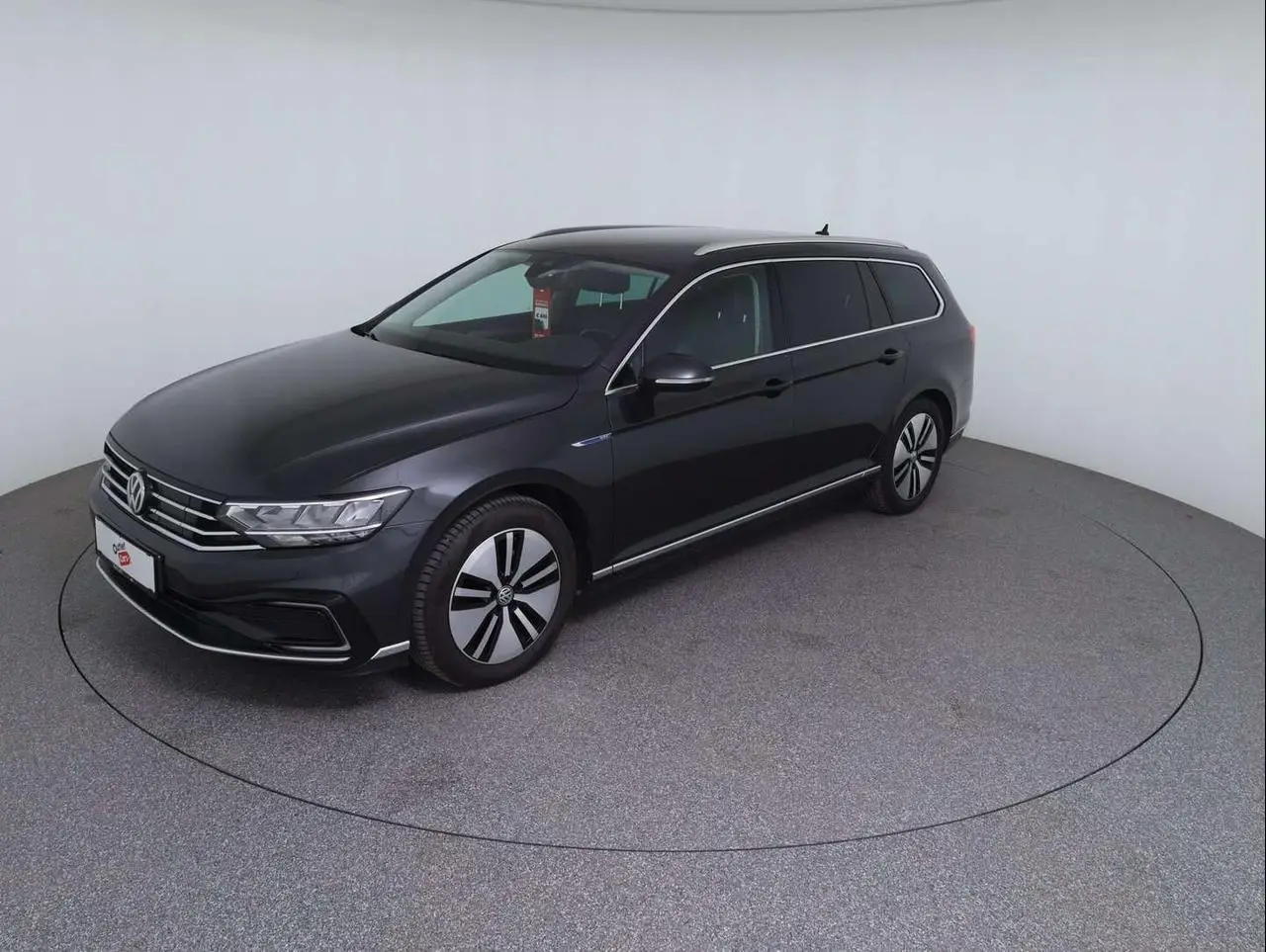 Photo 1 : Volkswagen Passat 2020 Hybrid