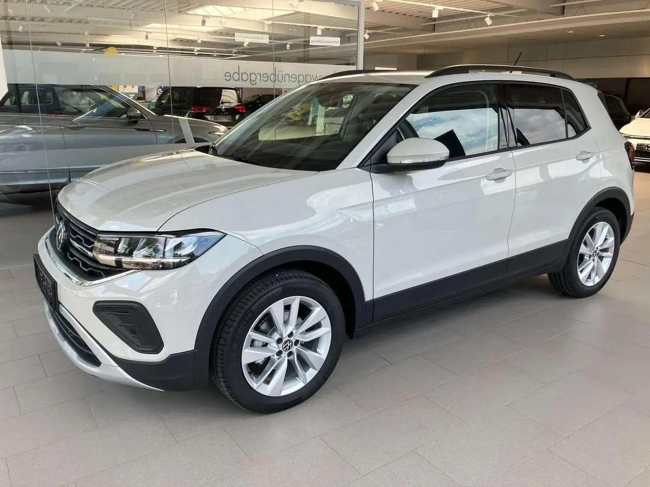 Photo 1 : Volkswagen T-cross 2024 Essence