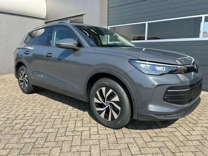 Photo 1 : Volkswagen Tiguan 2024 Petrol