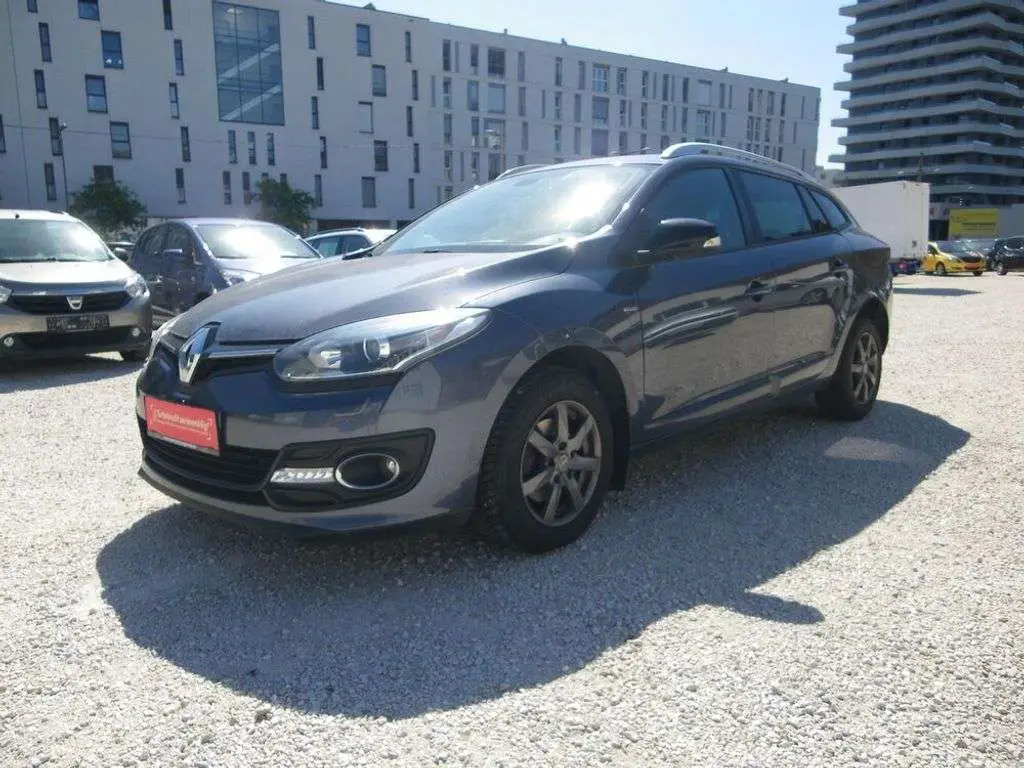 Photo 1 : Renault Megane 2015 Essence