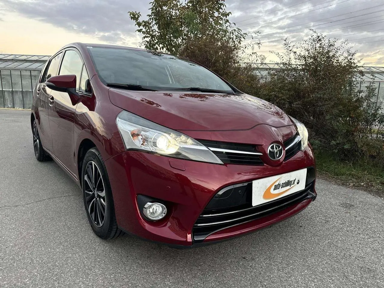 Photo 1 : Toyota Verso 2017 Petrol