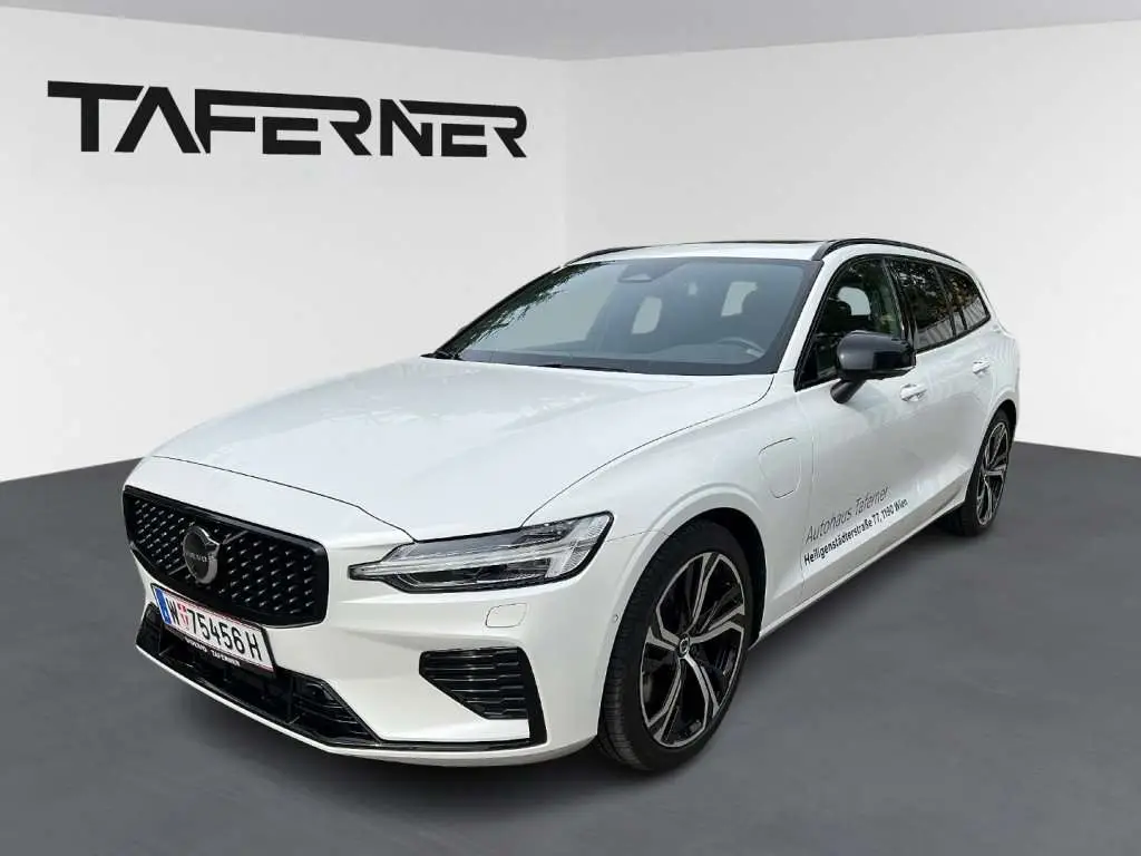 Photo 1 : Volvo V60 2024 Essence