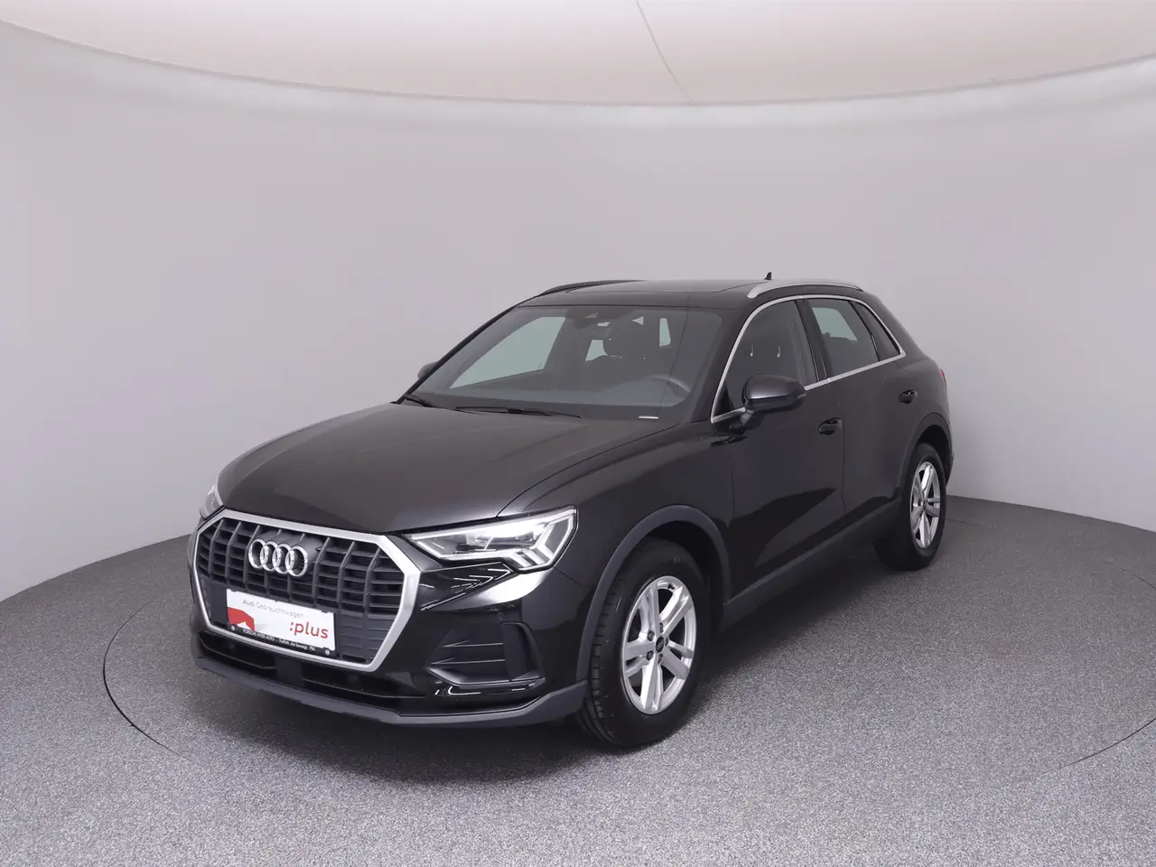 Photo 1 : Audi Q3 2023 Petrol