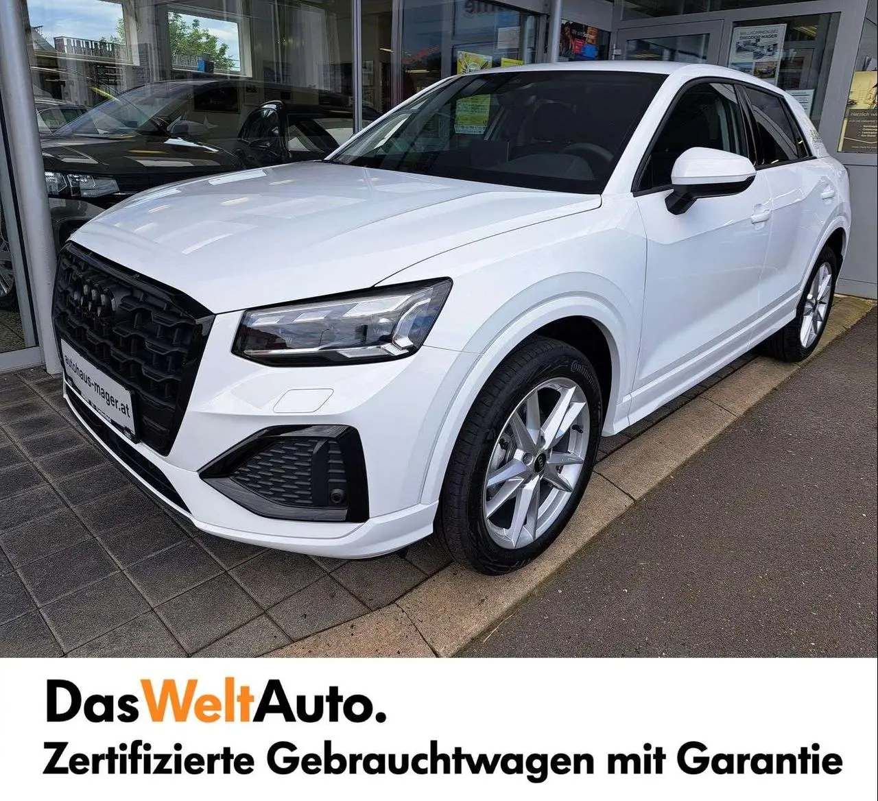 Photo 1 : Audi Q2 2024 Petrol