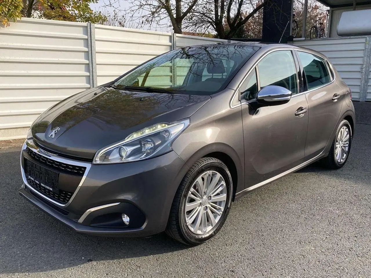 Photo 1 : Peugeot 208 2017 Petrol