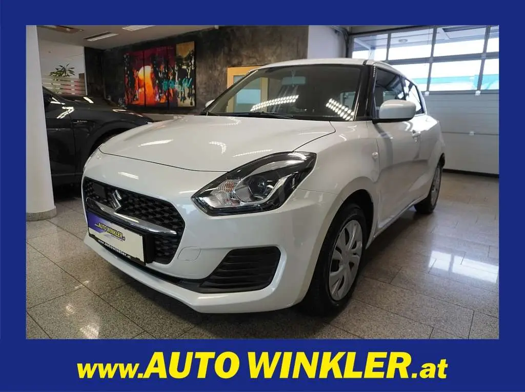 Photo 1 : Suzuki Swift 2021 Petrol