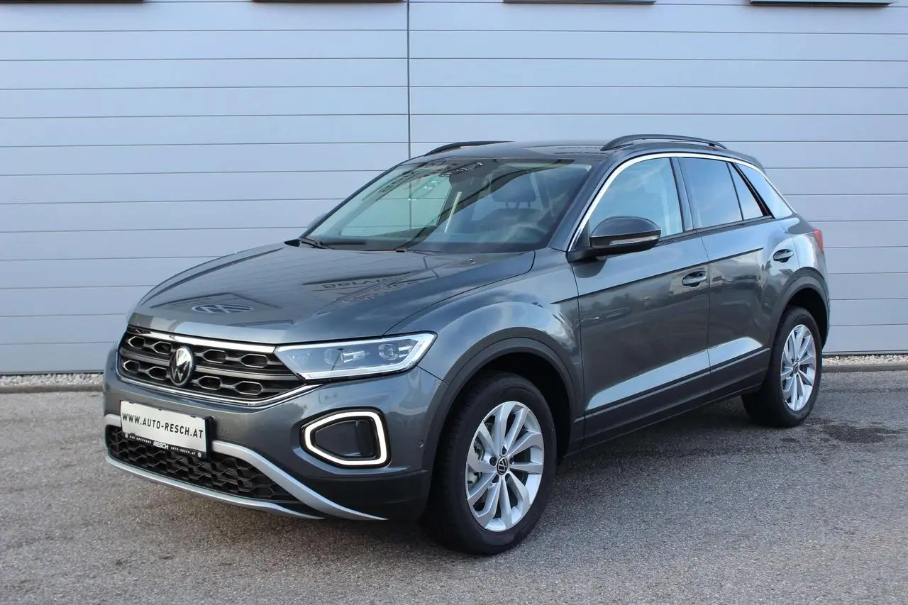 Photo 1 : Volkswagen T-roc 2024 Essence