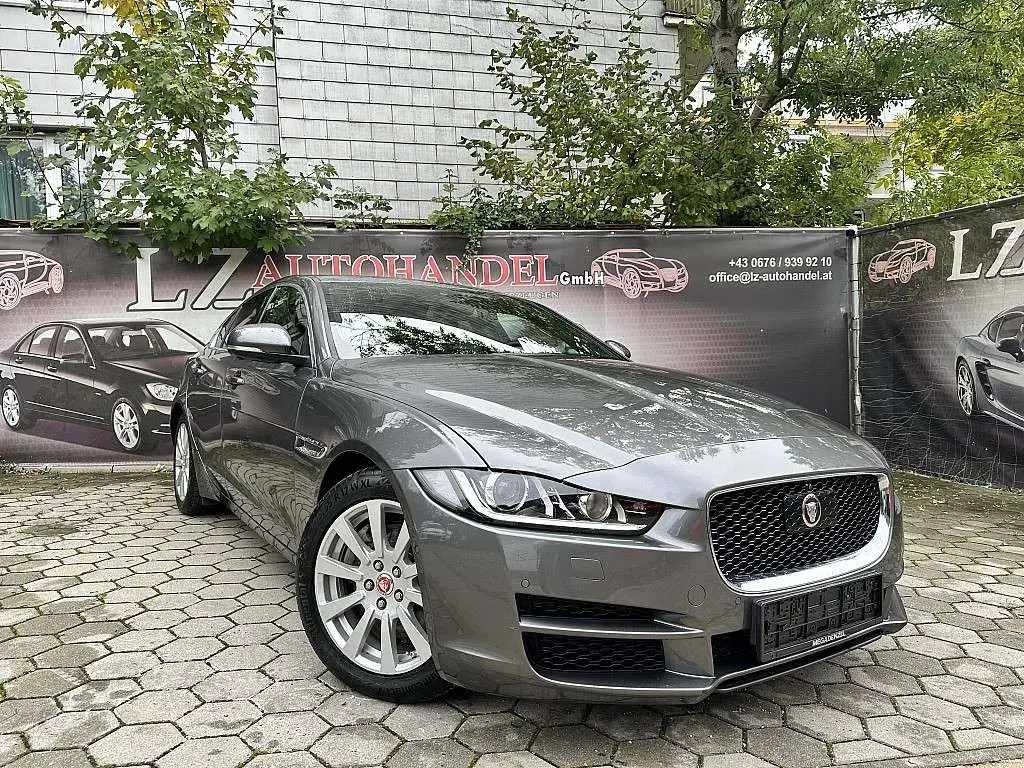 Photo 1 : Jaguar Xe 2015 Diesel