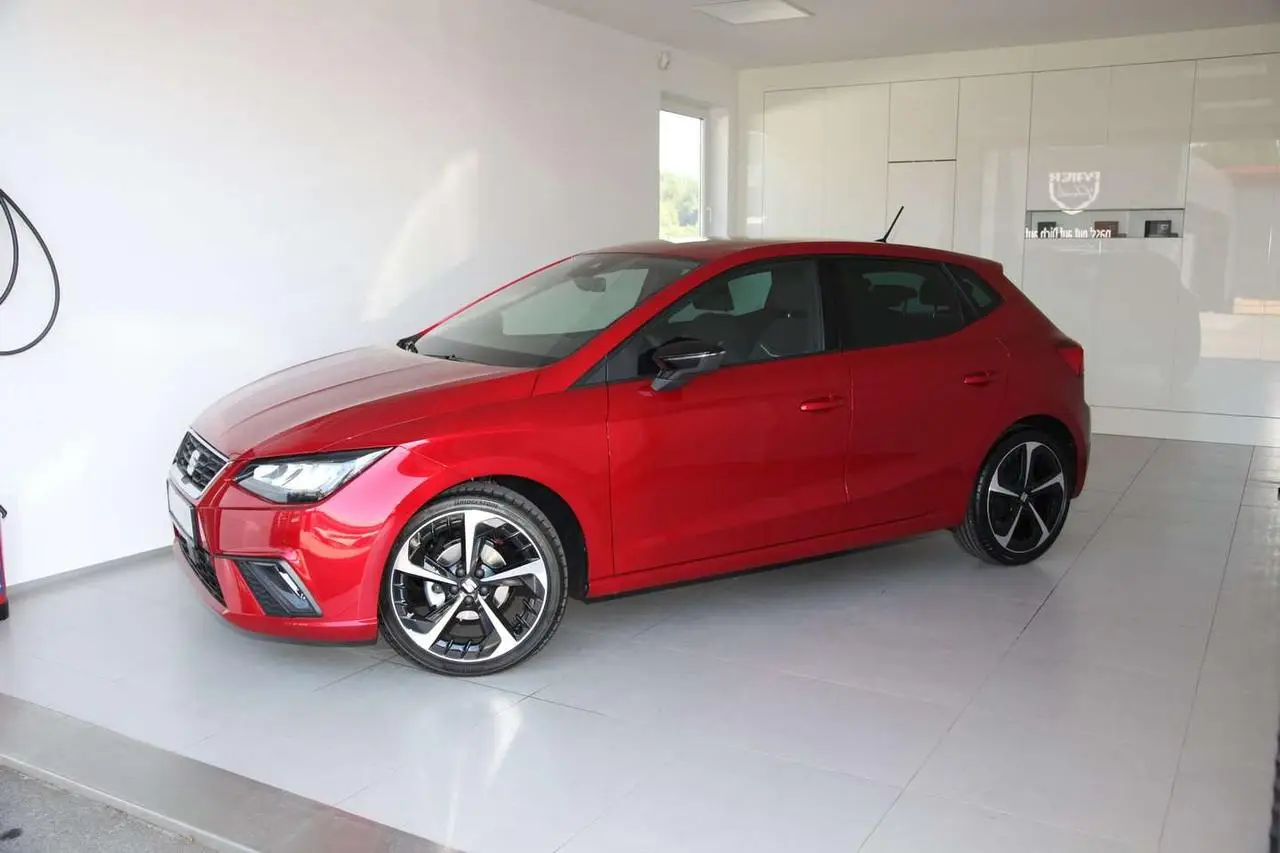 Photo 1 : Seat Ibiza 2021 Petrol