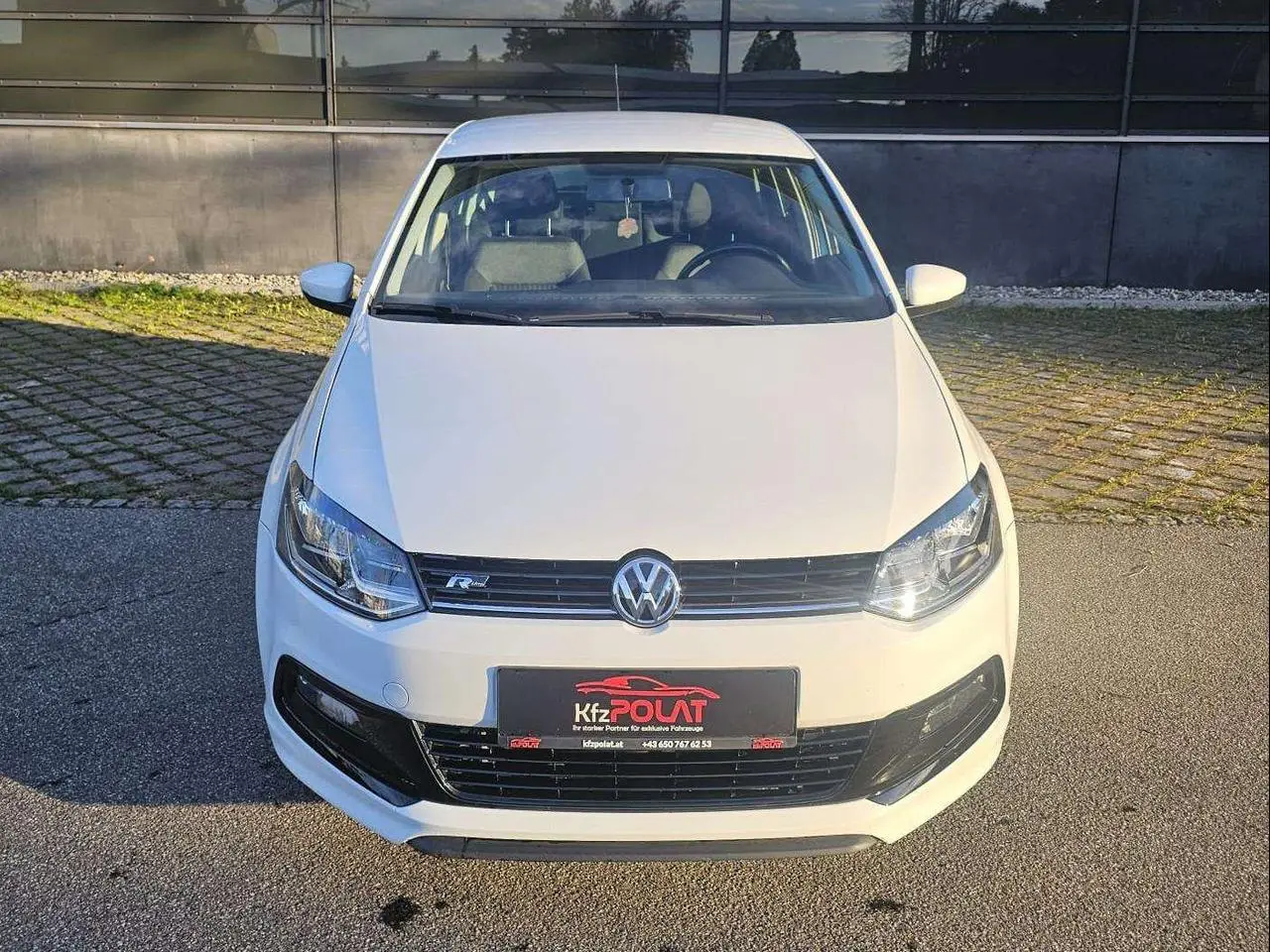 Photo 1 : Volkswagen Polo 2016 Petrol