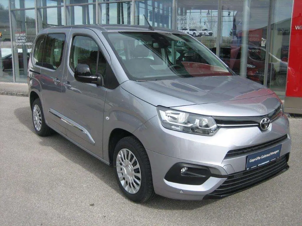 Photo 1 : Toyota Proace 2023 Petrol