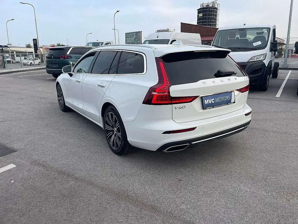 Photo 1 : Volvo V60 2021 Hybride