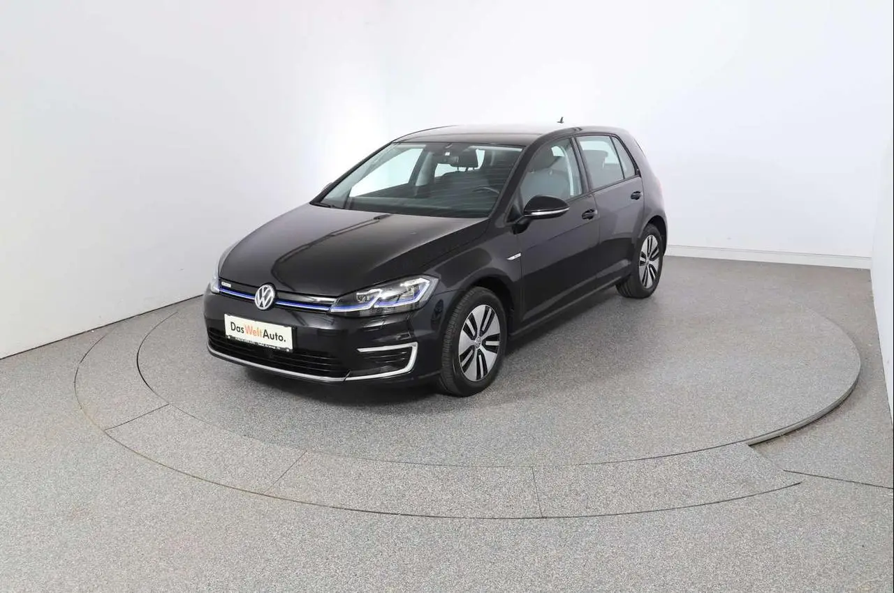 Photo 1 : Volkswagen Golf 2019 Électrique