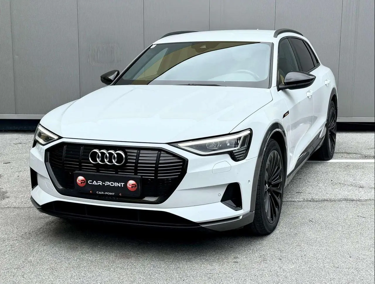 Photo 1 : Audi E-tron 2019 Électrique