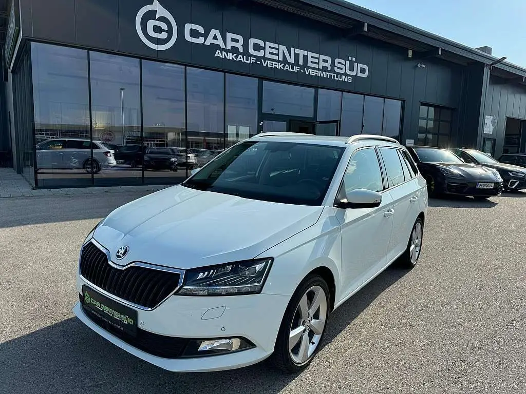 Photo 1 : Skoda Fabia 2019 Petrol