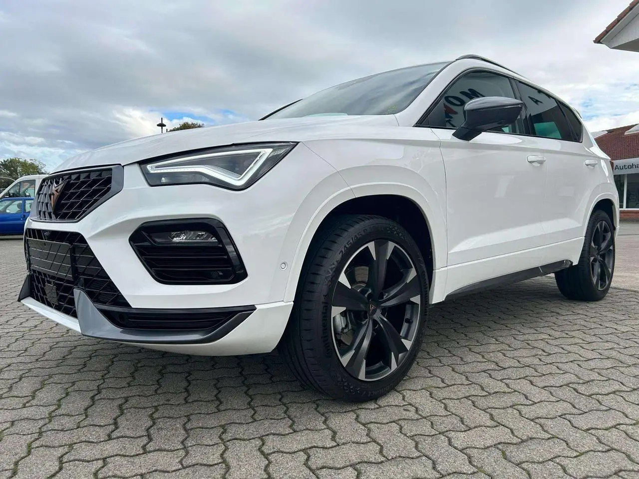 Photo 1 : Cupra Ateca 2024 Petrol