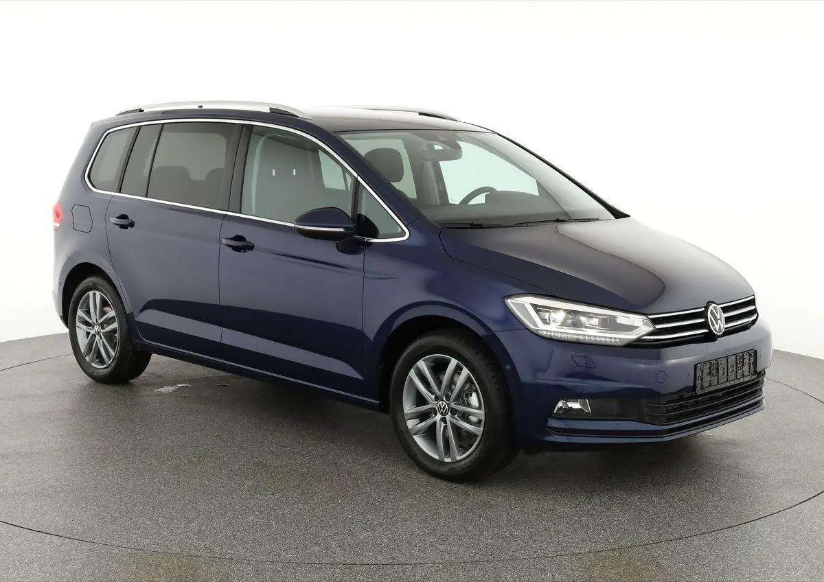 Photo 1 : Volkswagen Touran 2024 Essence