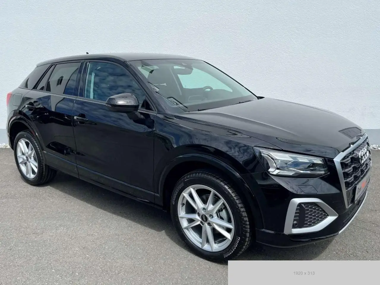 Photo 1 : Audi Q2 2024 Petrol