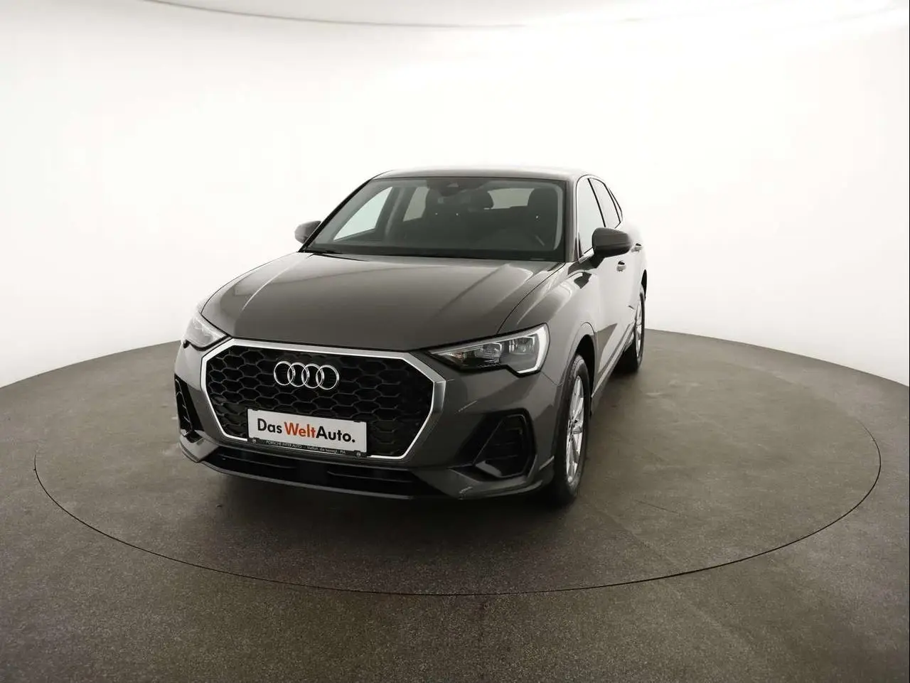 Photo 1 : Audi Q3 2022 Petrol