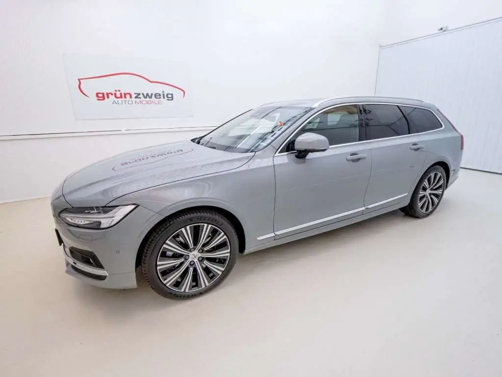 Photo 1 : Volvo V90 2023 Petrol