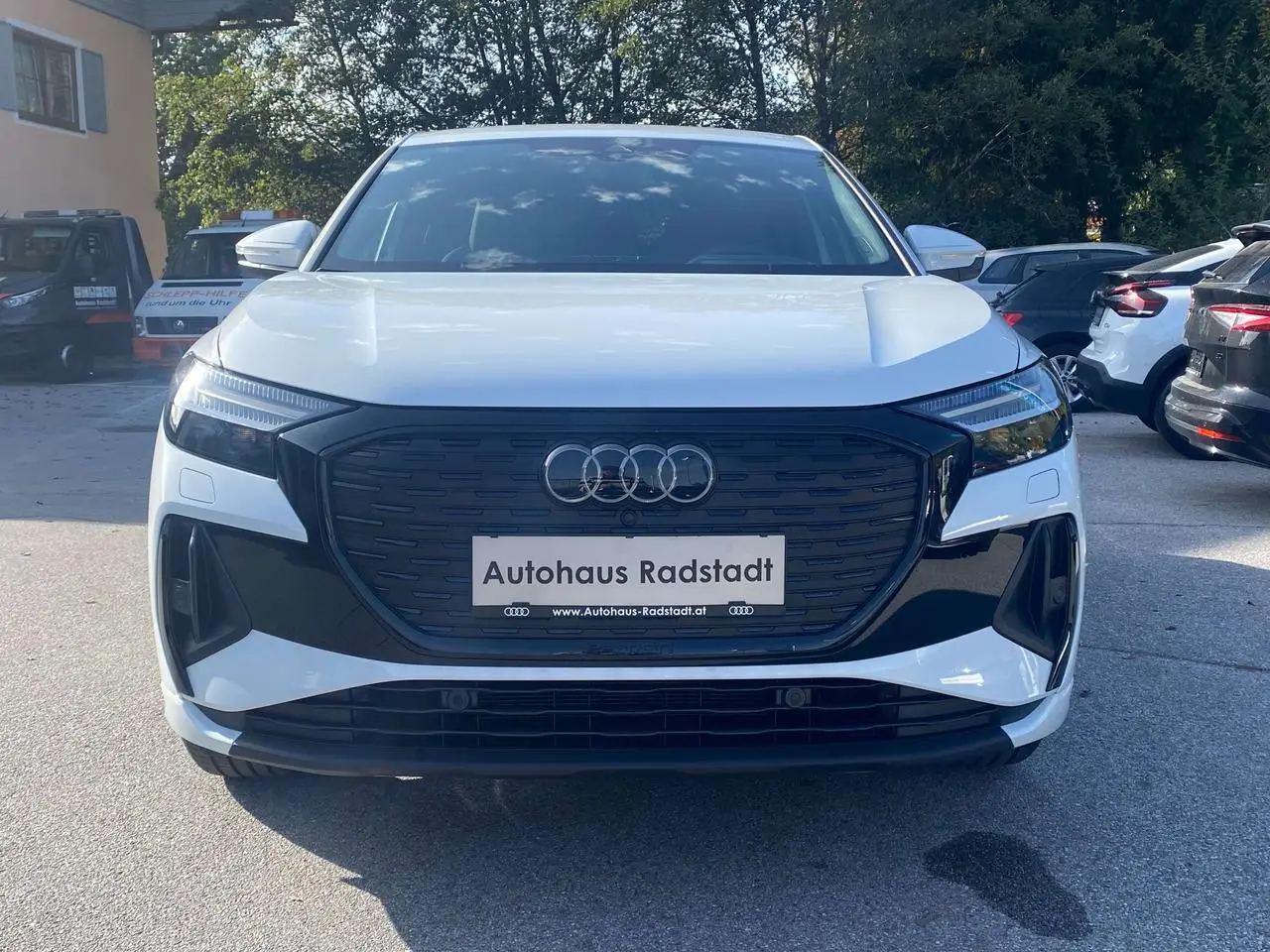 Photo 1 : Audi E-tron 2023 Electric