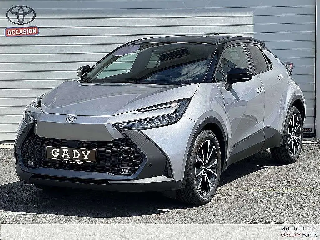 Photo 1 : Toyota C-hr 2024 Petrol