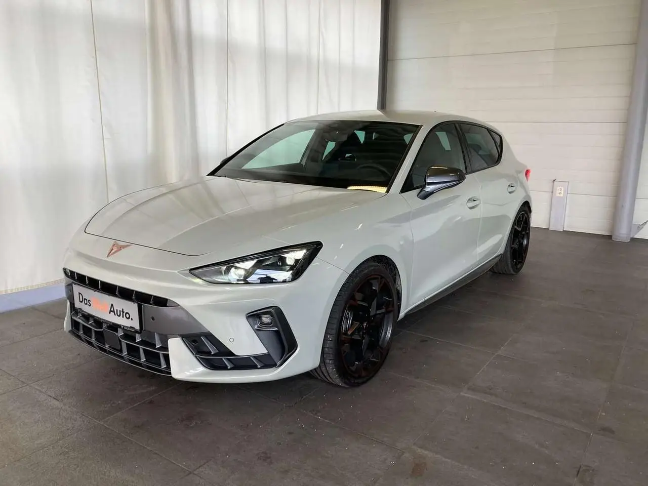 Photo 1 : Cupra Leon 2024 Petrol