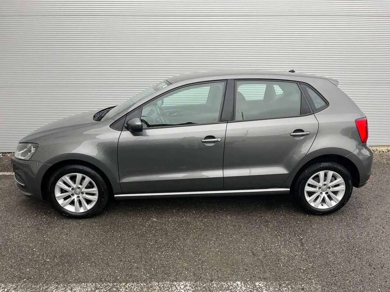 Photo 1 : Volkswagen Polo 2017 Petrol