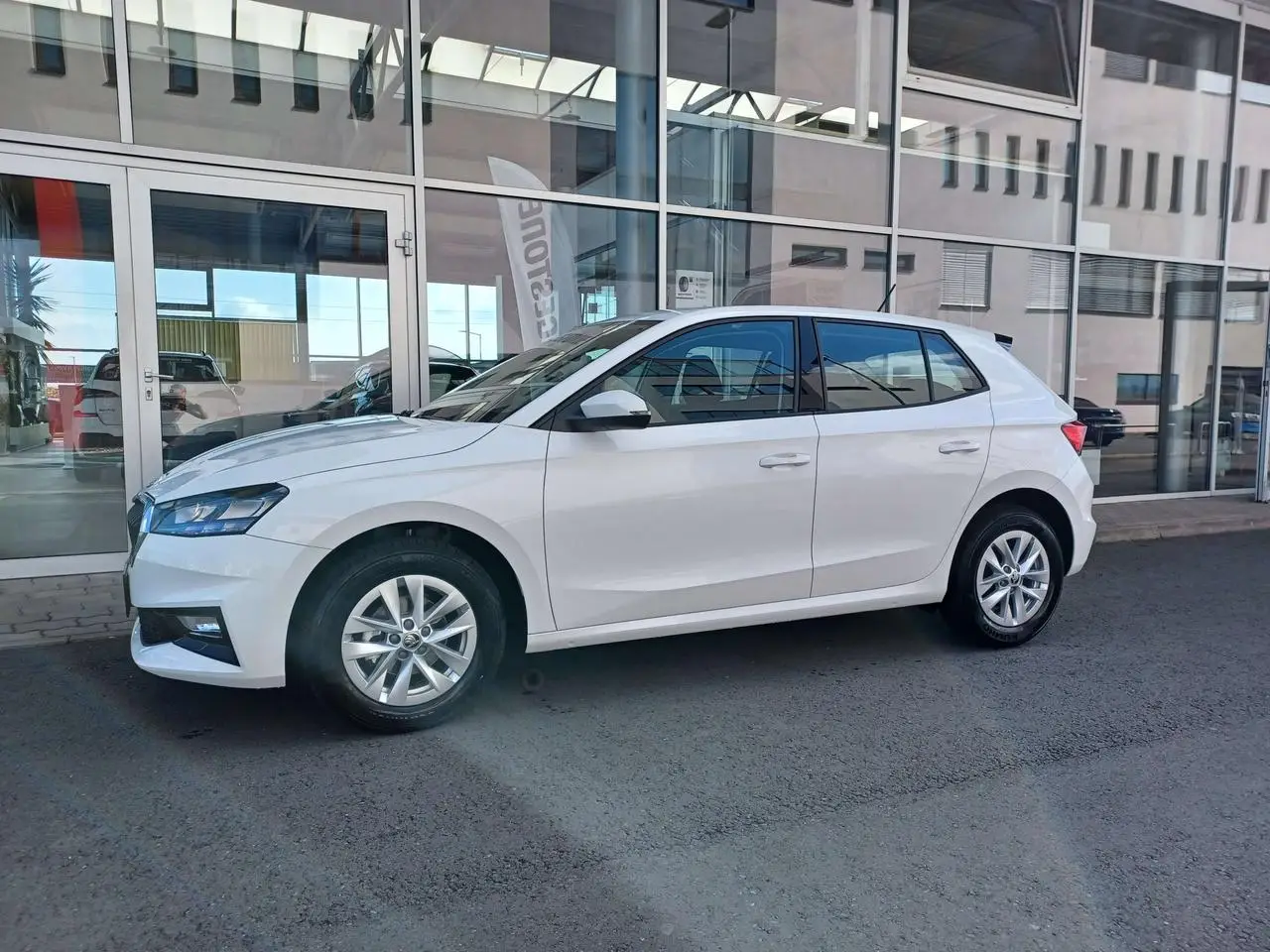 Photo 1 : Skoda Fabia 2024 Petrol