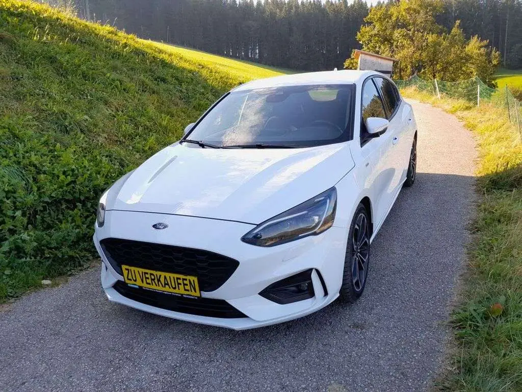 Photo 1 : Ford Focus 2018 Petrol