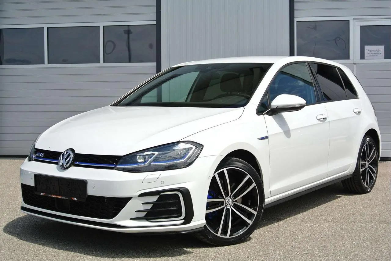 Photo 1 : Volkswagen Golf 2020 Hybride