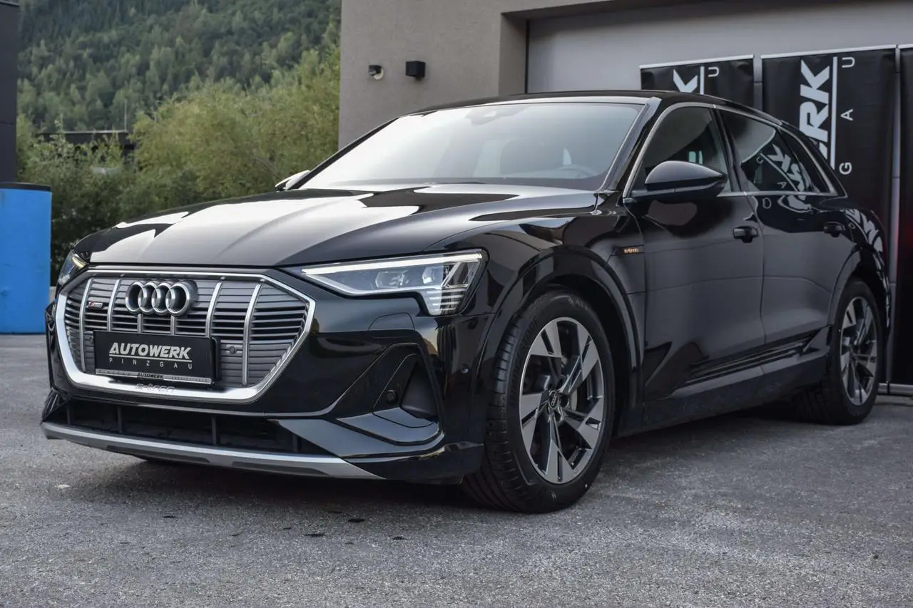 Photo 1 : Audi E-tron 2022 Electric