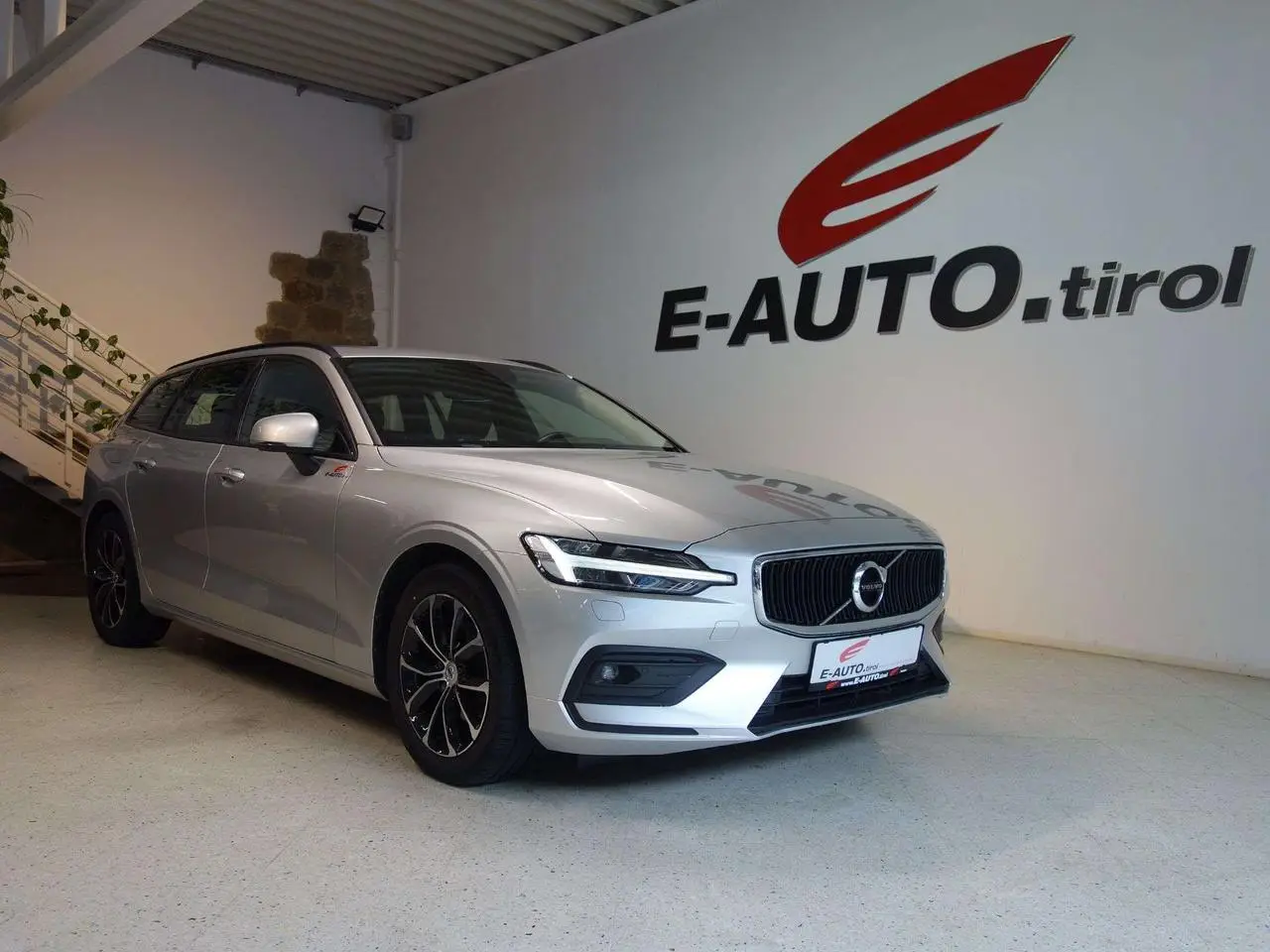 Photo 1 : Volvo V60 2020 Diesel