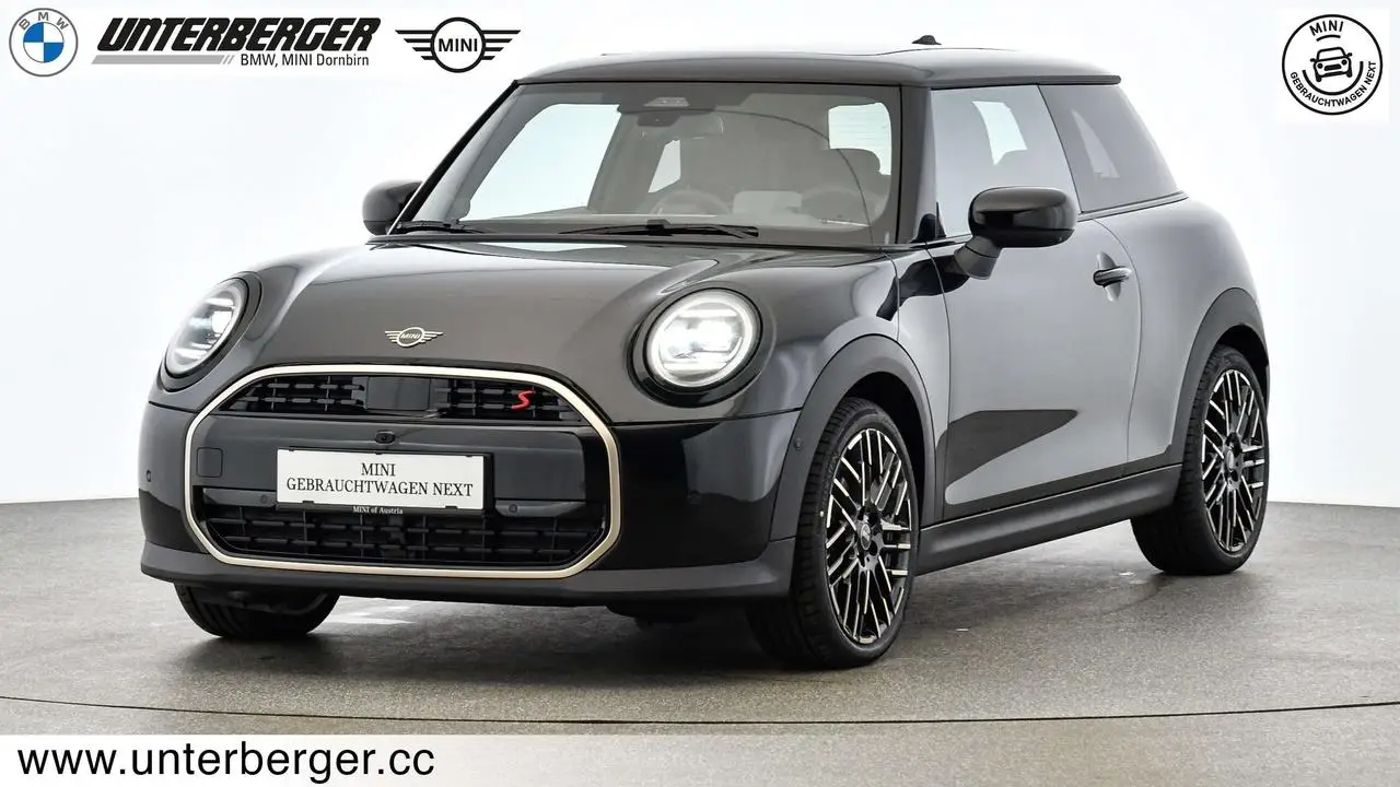 Photo 1 : Mini Cooper 2024 Petrol